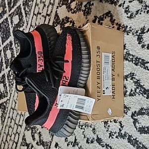 SOLD yeezy boost 350 size 6 women/ 5 men